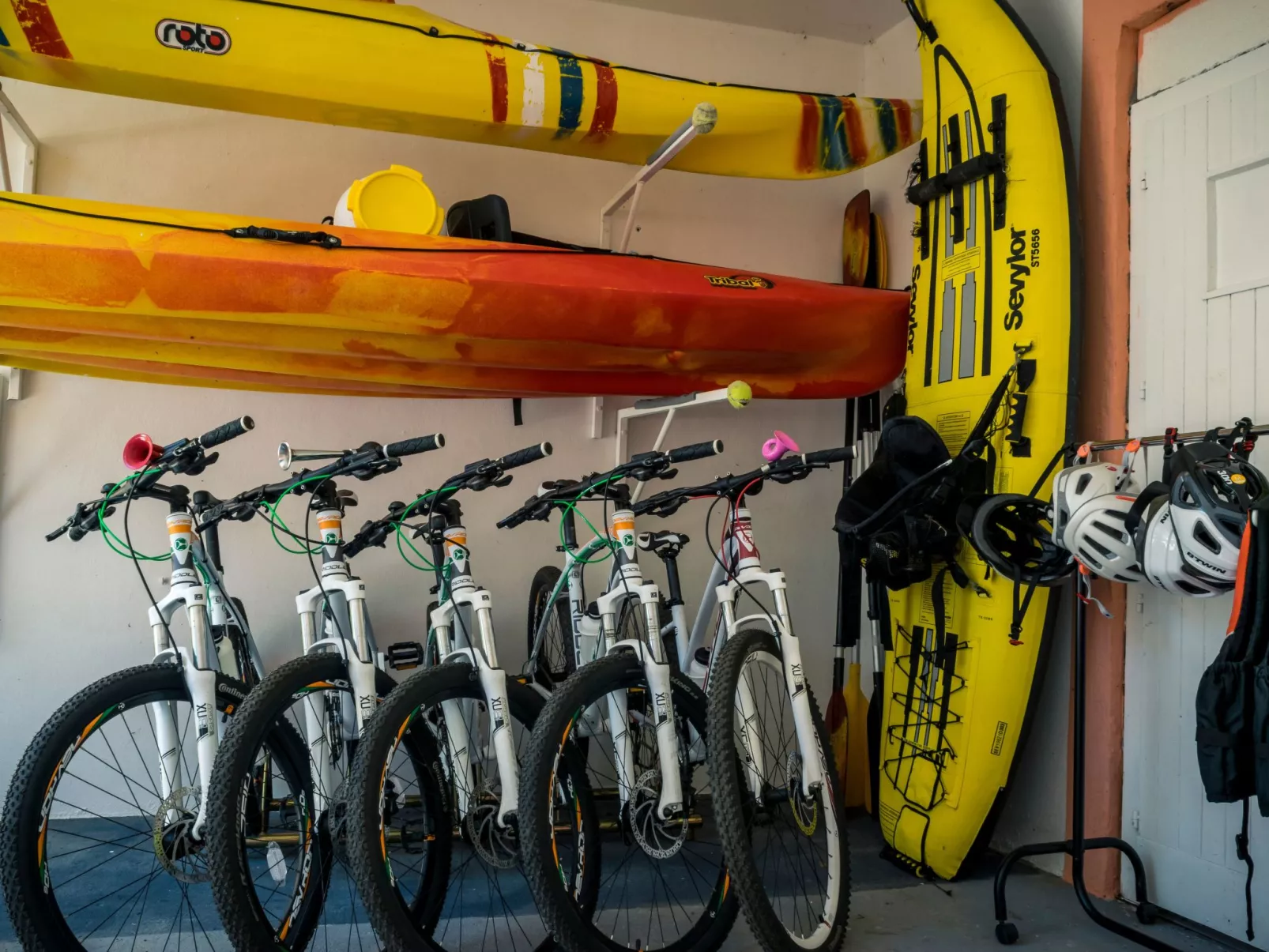 Strandnahes, ruhiges Ferienhaus-Buiten