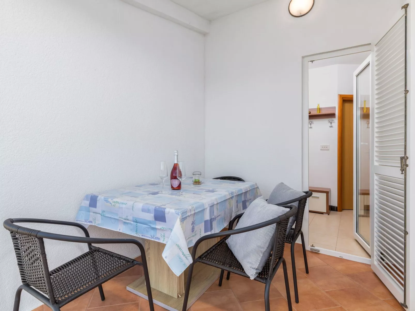 Solea, Dorf Valbandon-Binnen