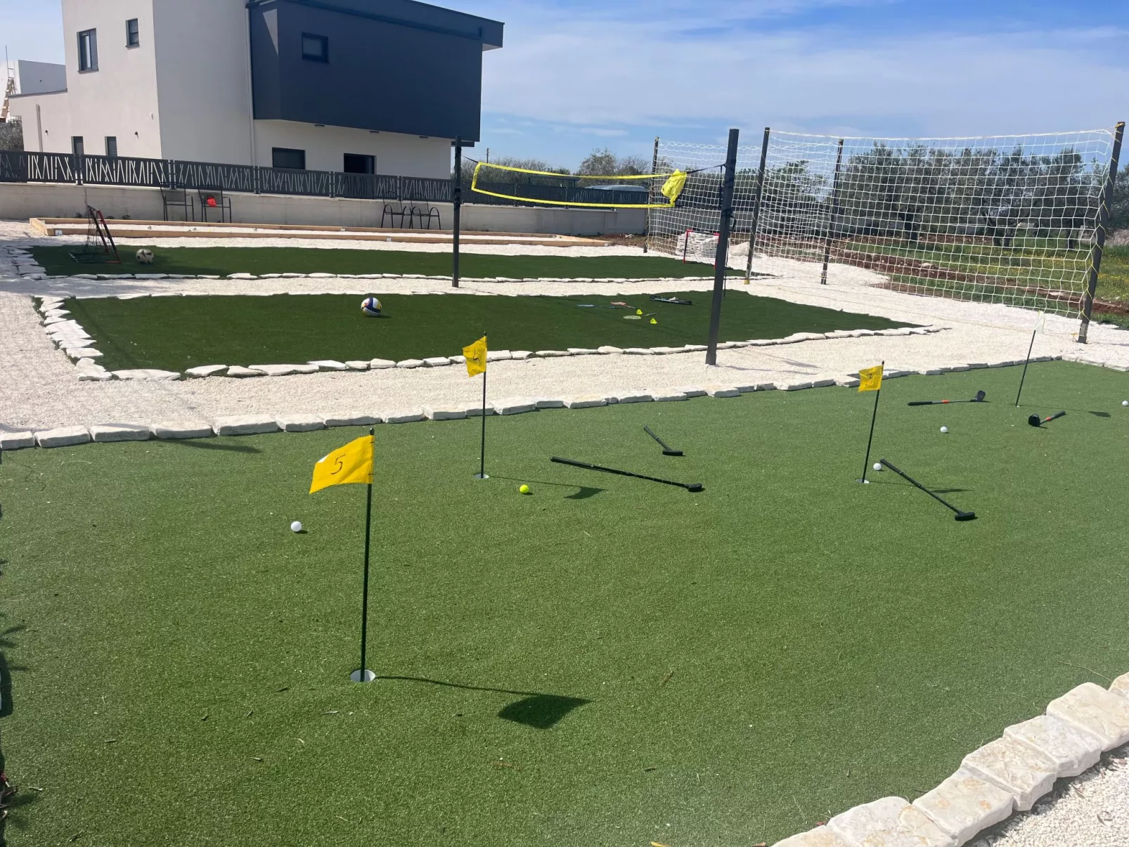 Mit privatem beheiztem Schwimmbad-Buiten