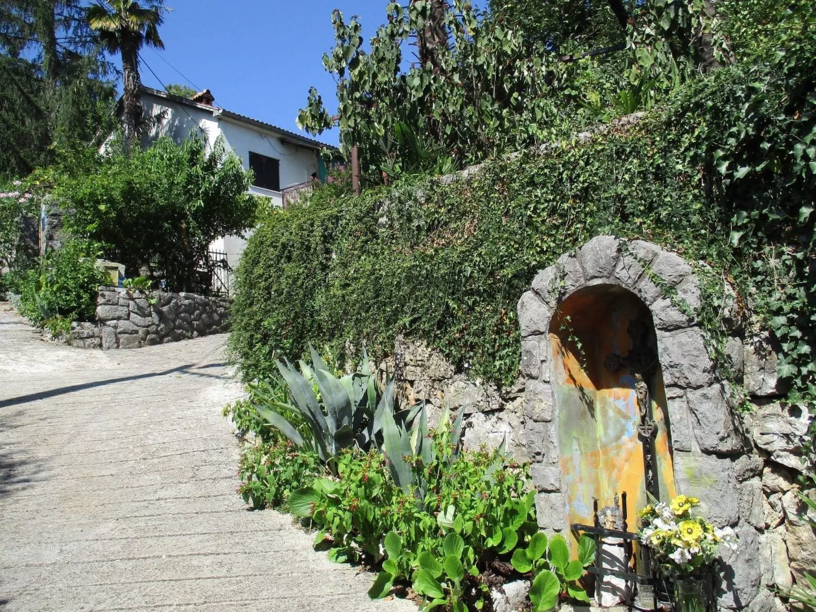 Mit Balkon und Terrasse