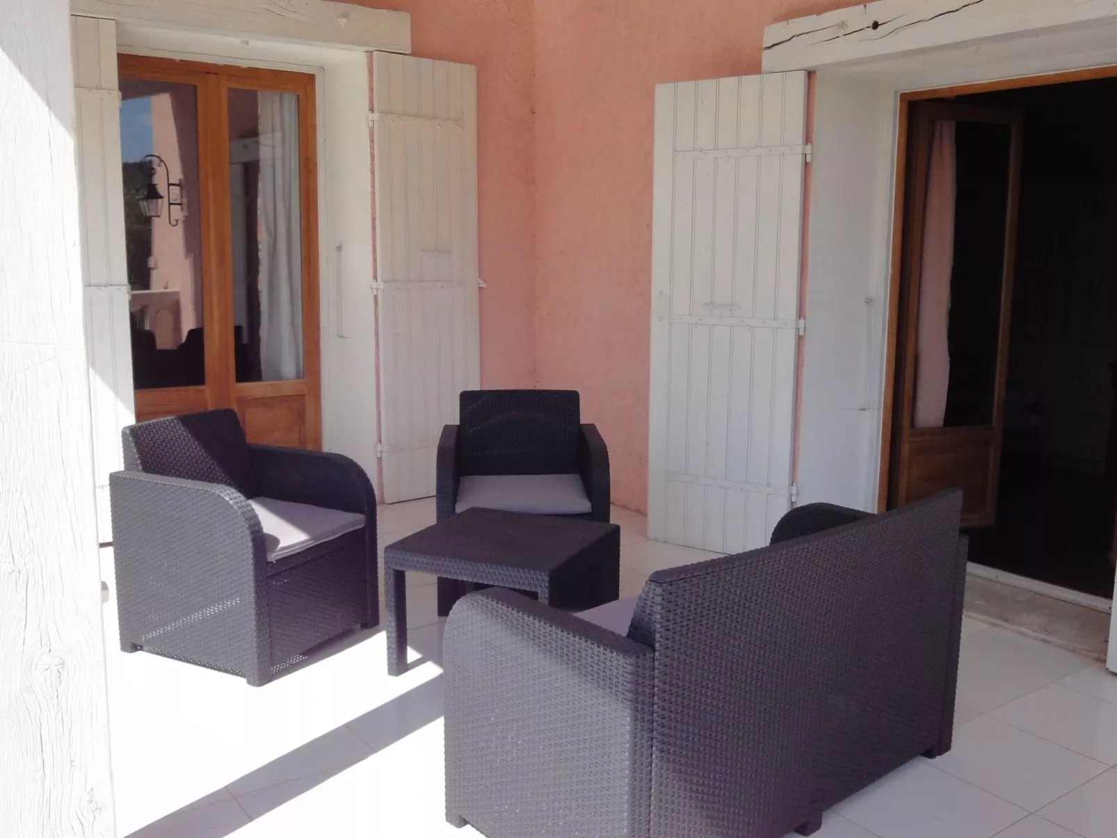 Provençal Privates Schwimmbad, Haustiere willkommen-Binnen