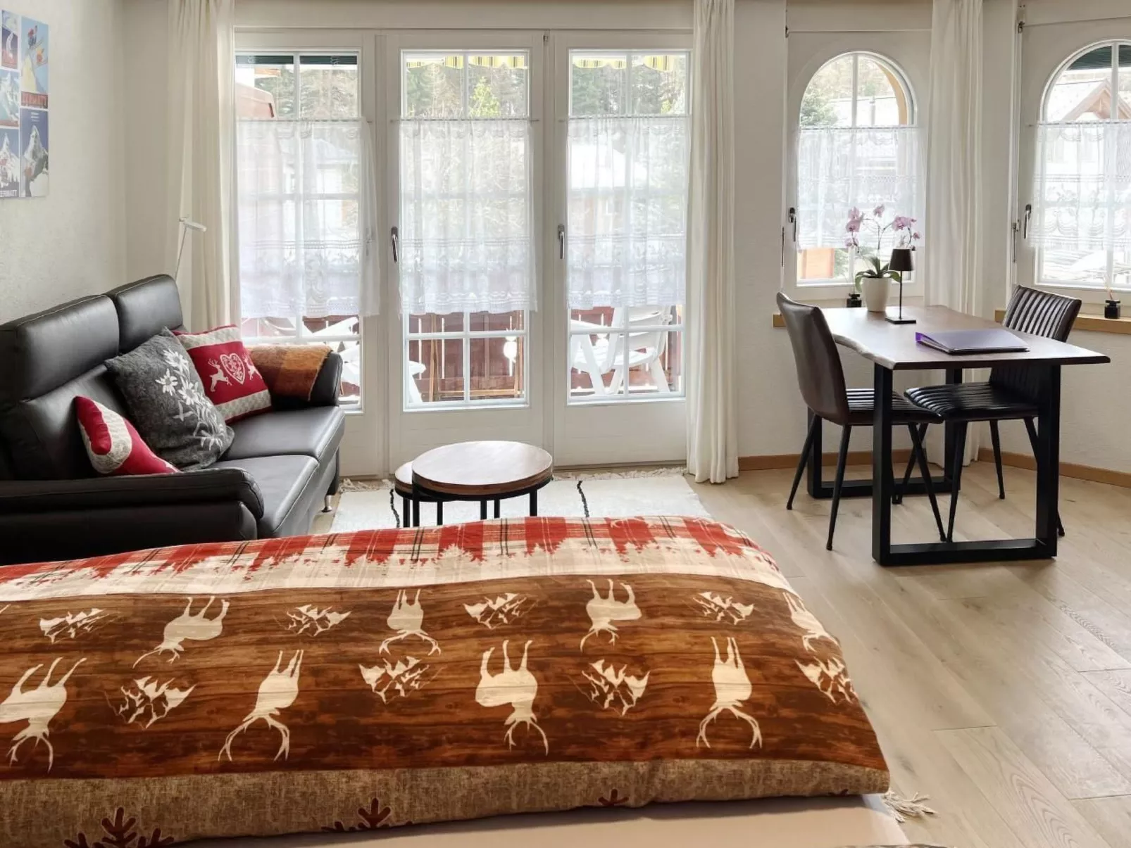 Studio mit traumhaftem Blick auf das Matterhorn-Image-tags.info