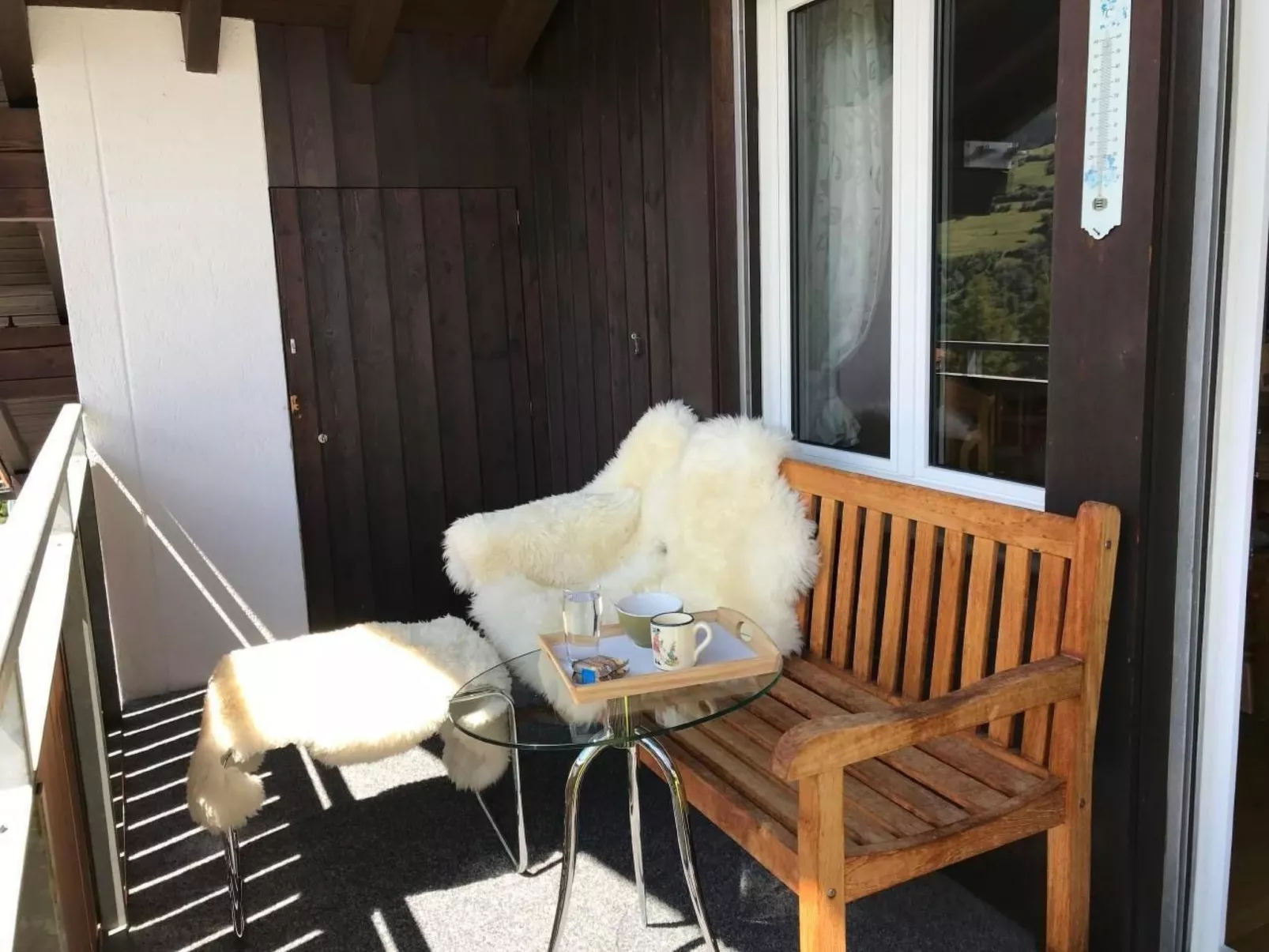 Grosszügige Dachwohnung mit Aussicht-Buiten