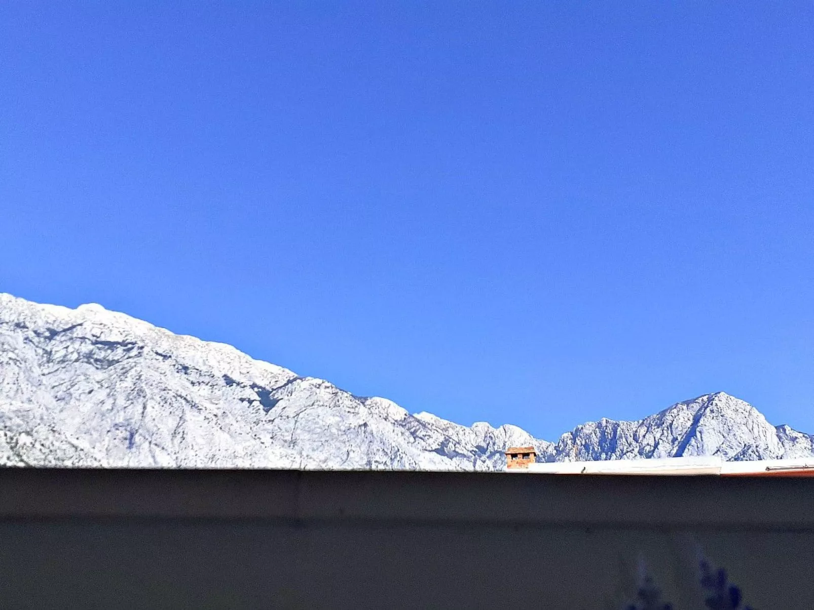 Mit Blick auf das Wasser - Buiten