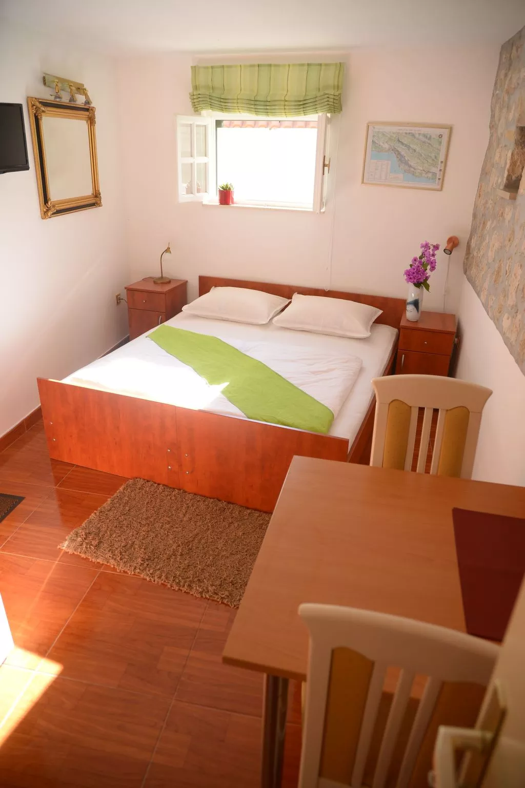 Kleine Wohnung in Omiš mit Privatem Balkon