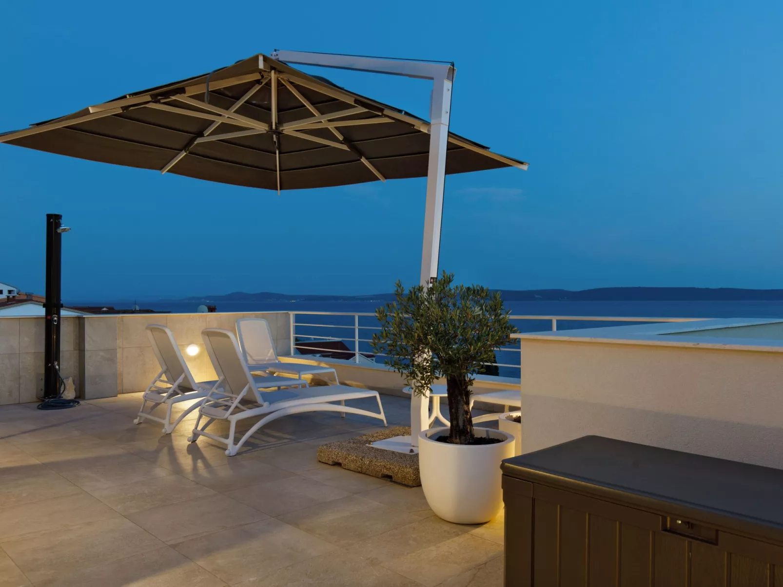 "Villa Anadea" mit Whirlpool-Buiten