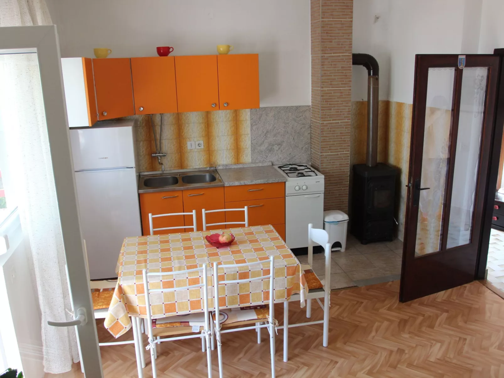 "Mihaljevic Tatjana"-Binnen