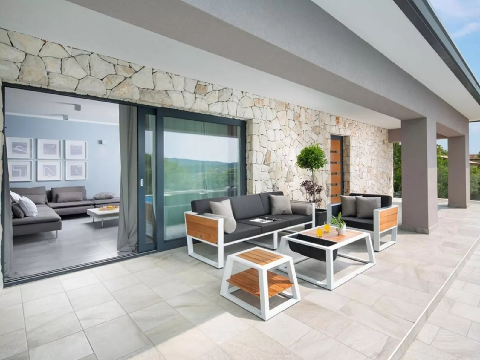 Moderne Villa Arsia mit Pool, gelegen in der Nähe von Labin-Image-tags.info