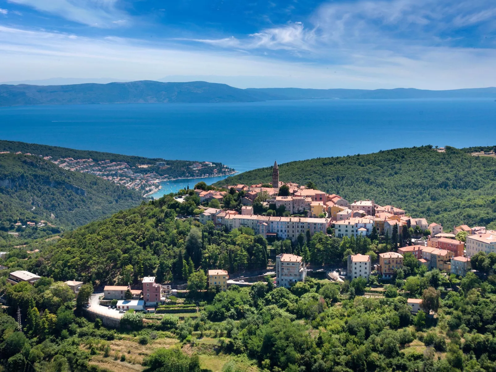 Luxuriöse Ferienvilla mit atemberaubender Aussicht-Buiten