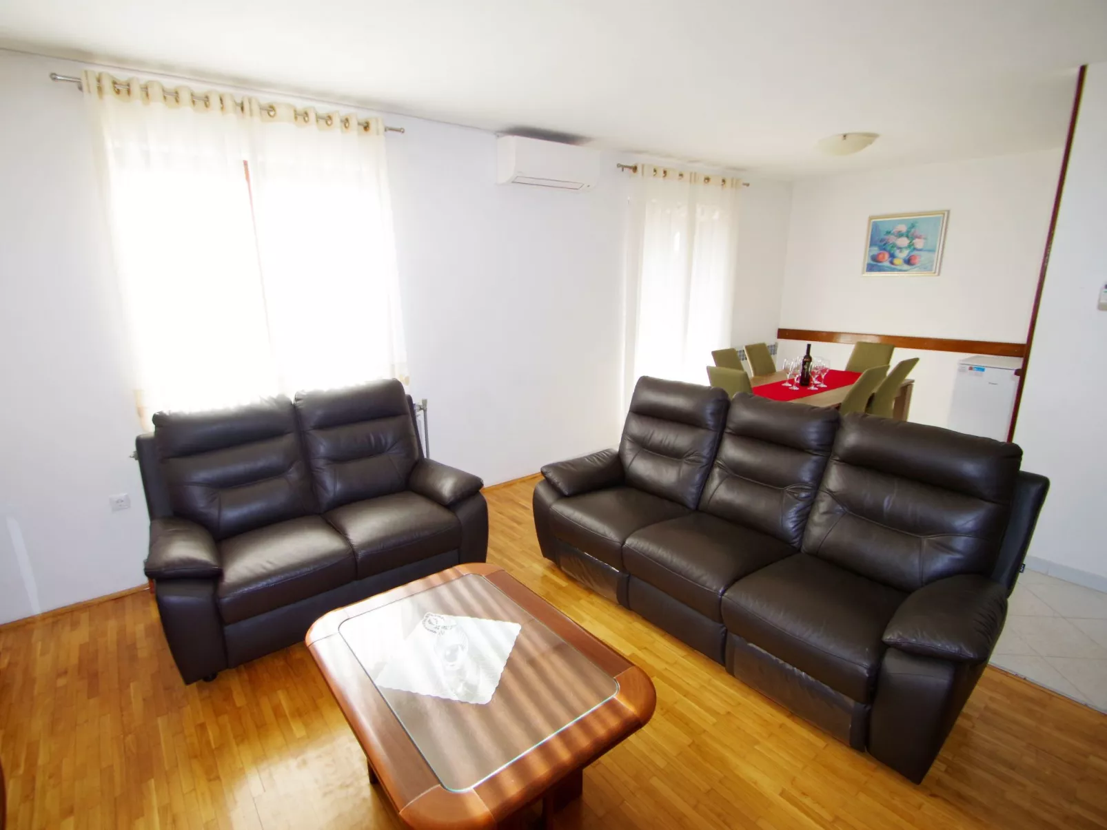 Mit privatem Pool und Garten-Binnen