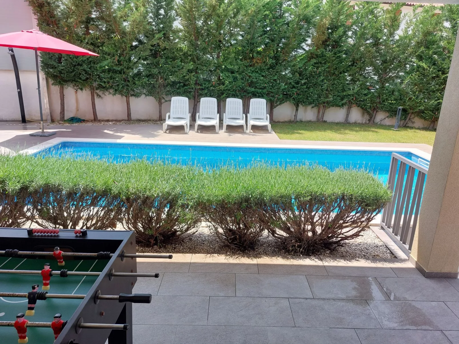 Newly built (2018), fully detached holiday villa with a private swimming pool-Buiten