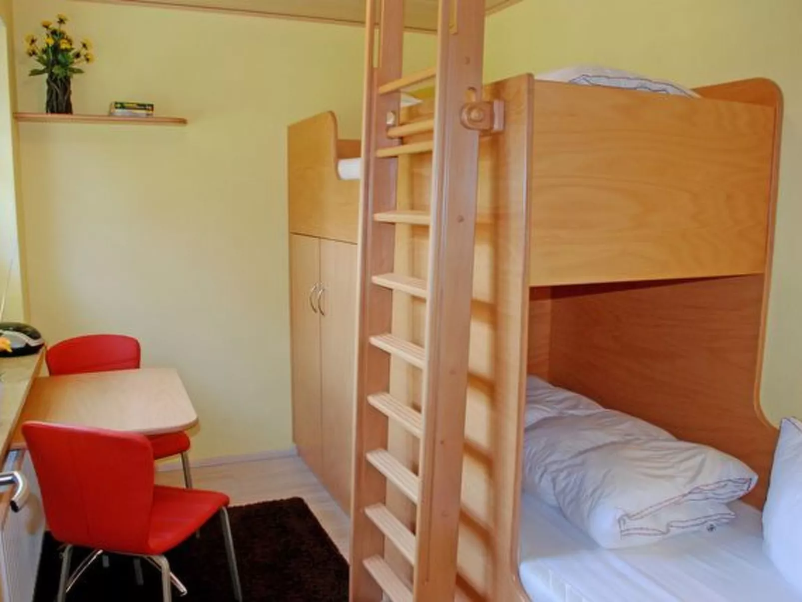 Ferienbungalow mit Terrasse und Seeblick in Sellin-Image-tags.info