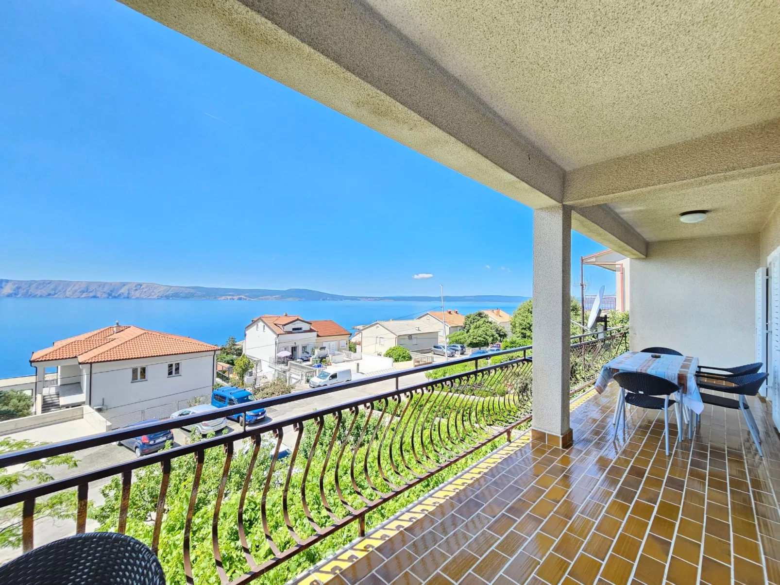 Wohnung für 7 Personen mit Terrasse und Meerblick