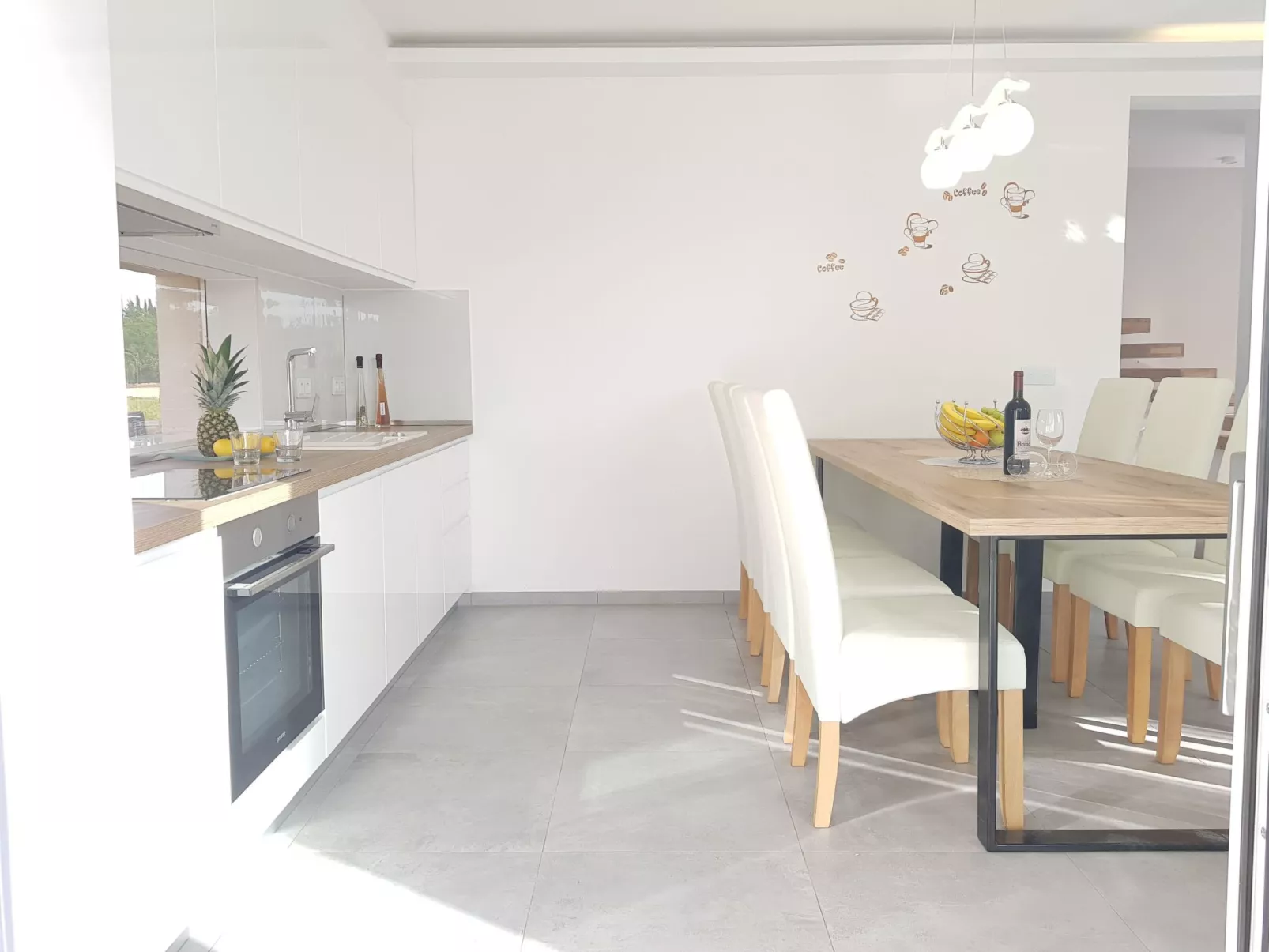 Mit privatem Pool in Ruhiger lage.-Image-tags.info