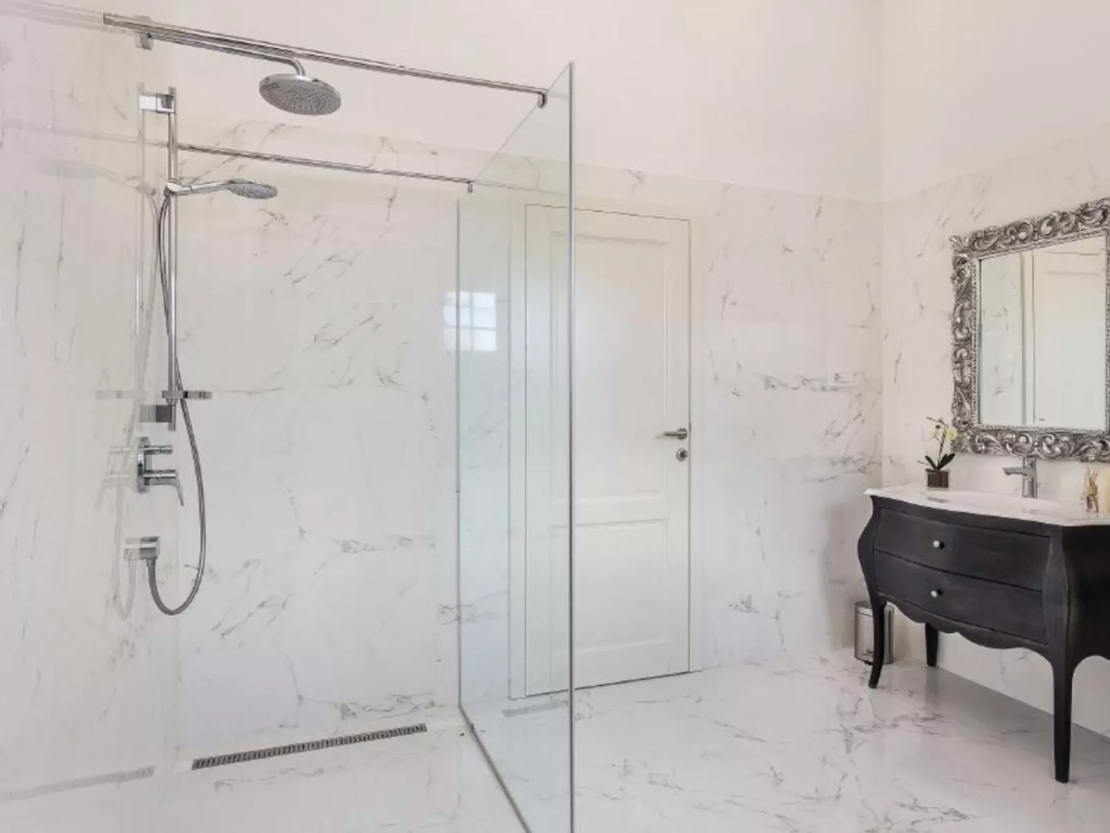 'Villa Oliva' mit privatem Pool-Binnen