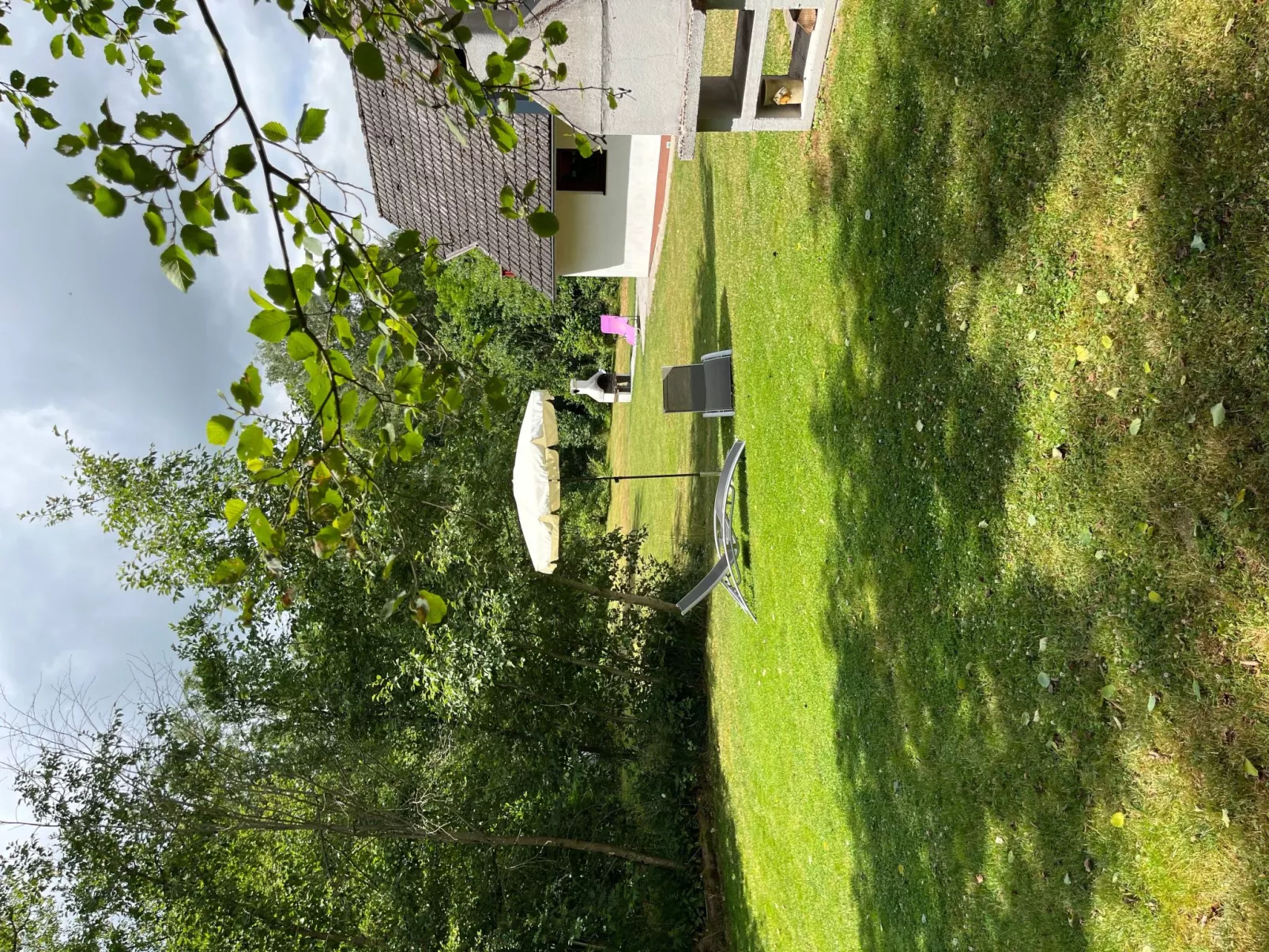 Familienfreundliches Haus mit großer Terrasse-Buiten