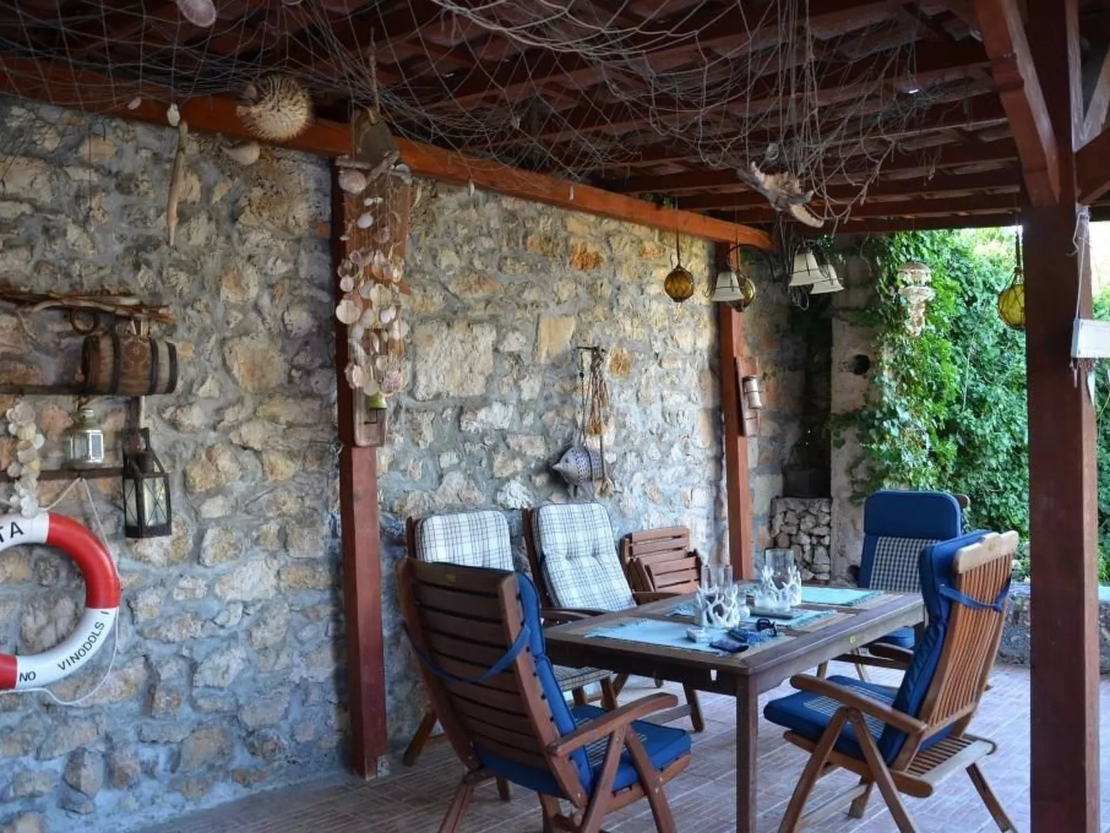 Altes Steinhaus-Buiten