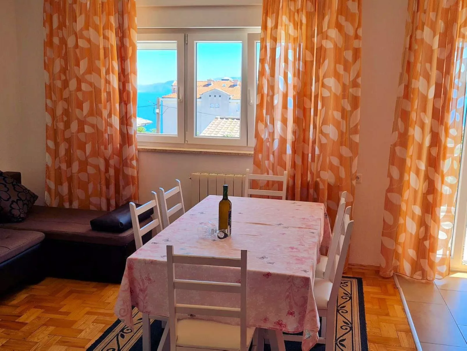 "Adriana" mit Blick auf das Wasser