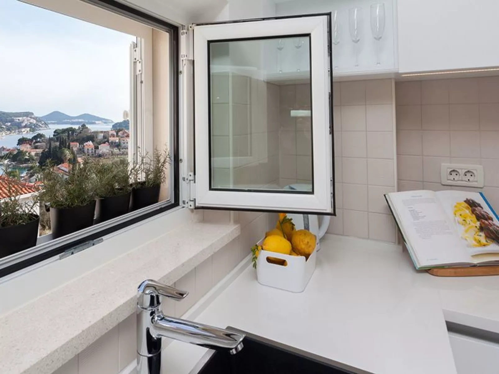 Für 4 Personen ca. 82 m&sup2; in Mali Zaton, Dalmatien (Dubrovnik-Neretva)-Image-tags.info