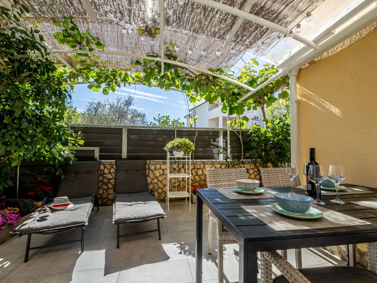 Familienpension Tina Appartement 7-Buiten