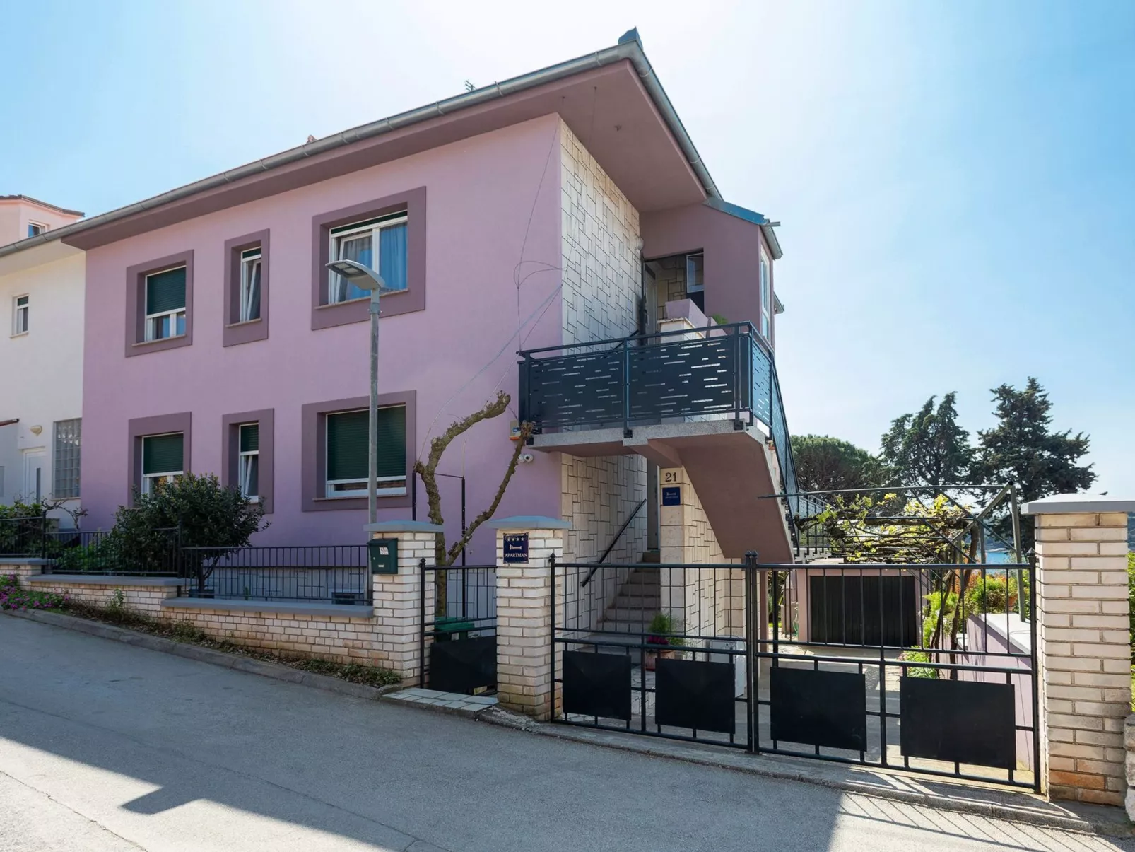 In Pula und Nah am Strand-Buiten