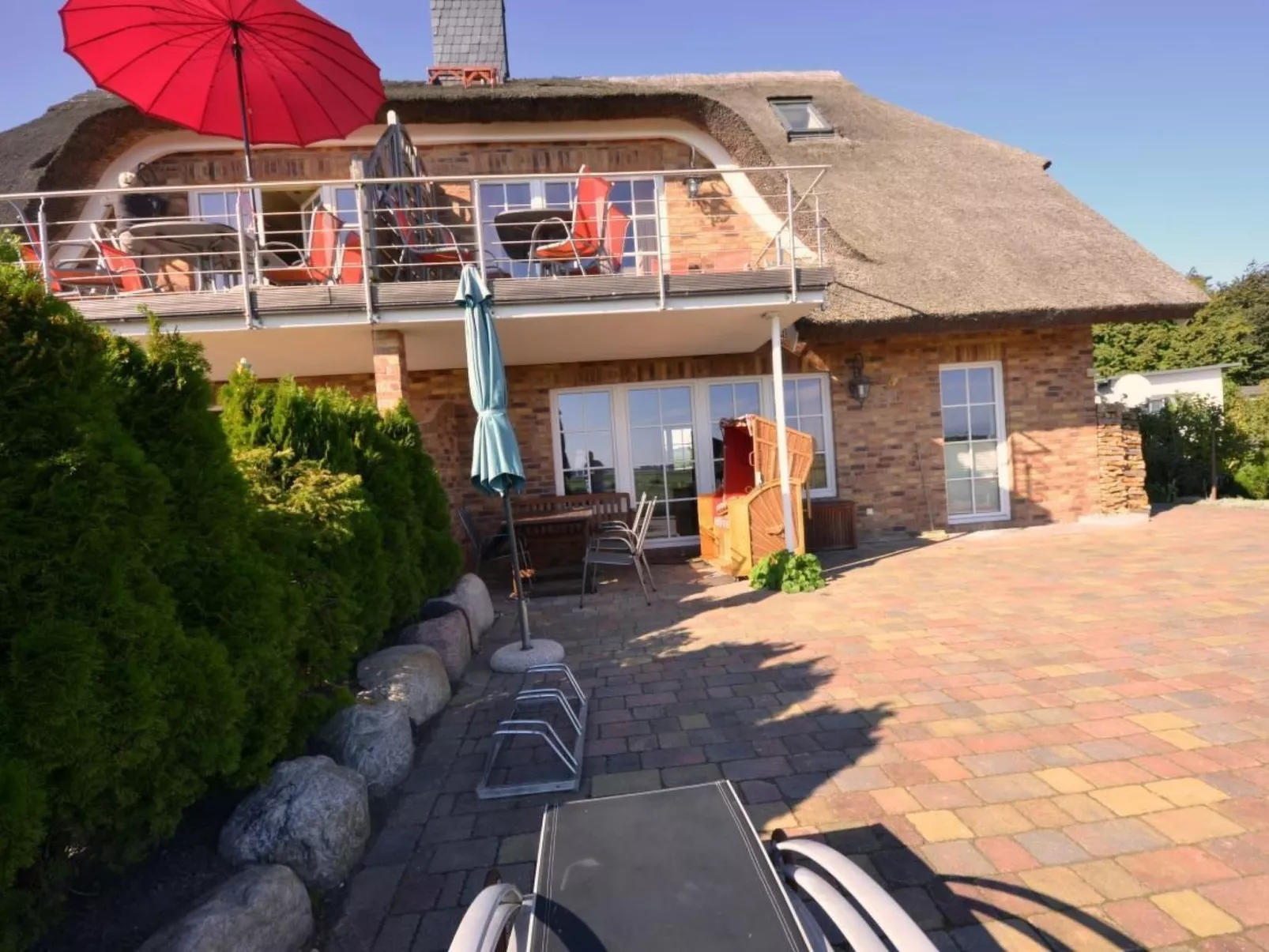 Wunderschönes Appartement mit Garten und Terrasse-Buiten