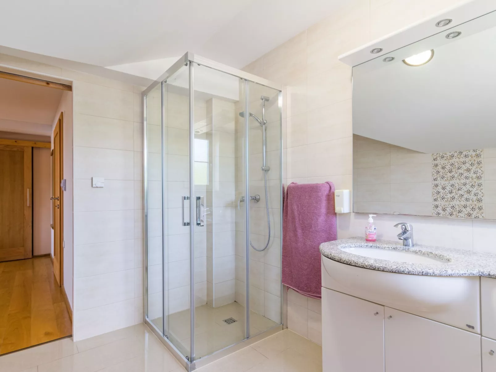 Villa Krase mit Pool-Binnen