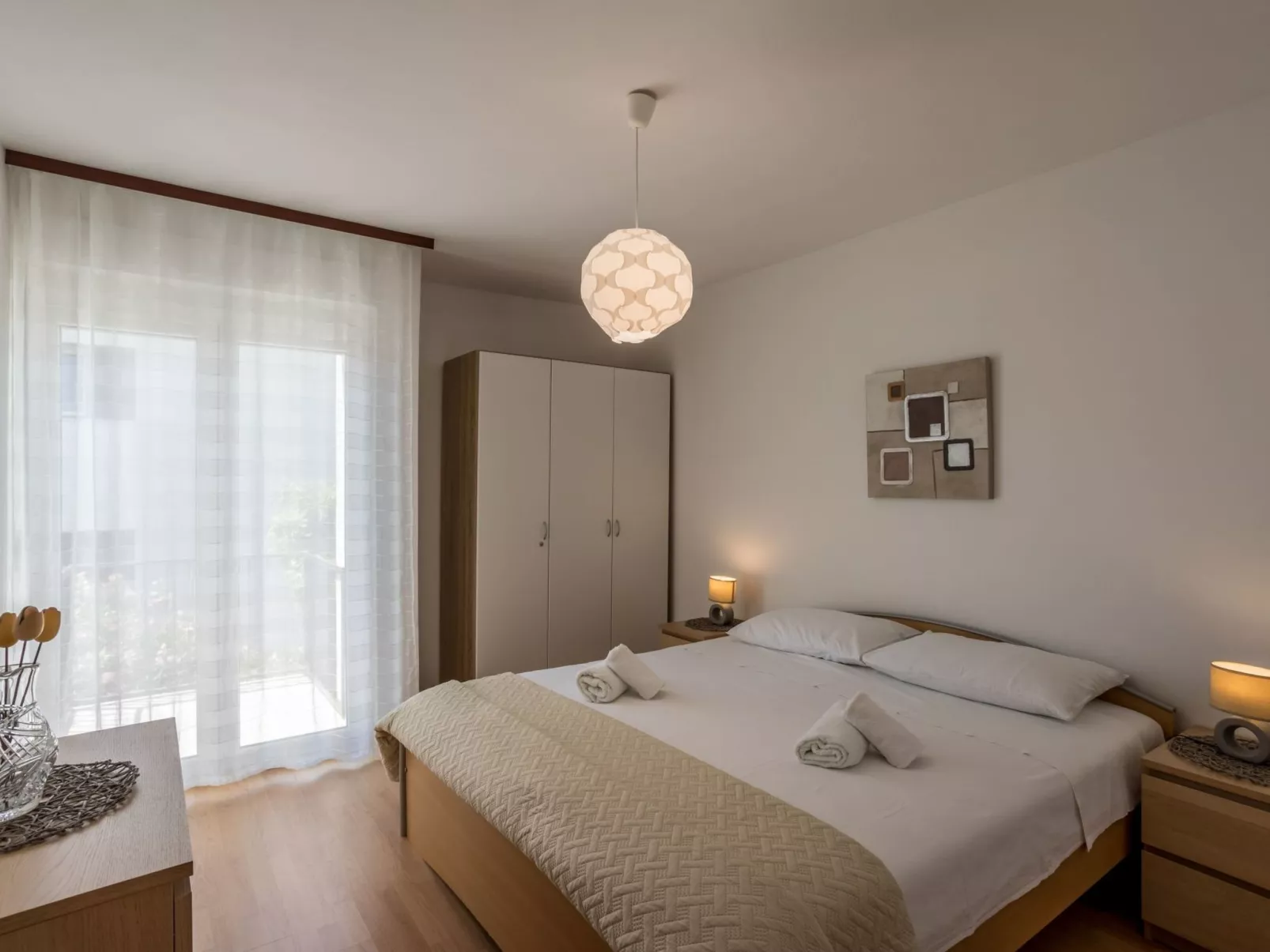 Tihana mit mediterranem Garten-Binnen