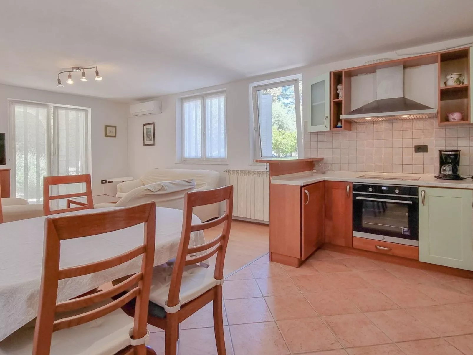 Für 4 Personen ca. 80 m&sup2; in Novigrad, Adriaküste Kroatien (Westküste von I-Binnen