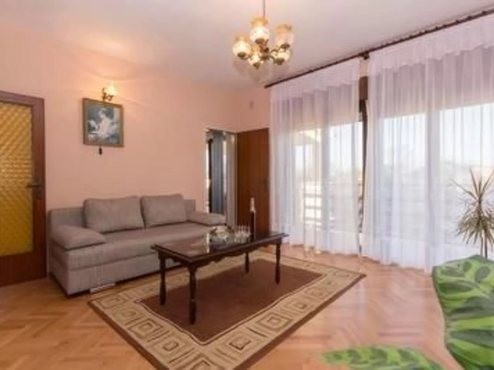 Mit privater Terrasse-Binnen