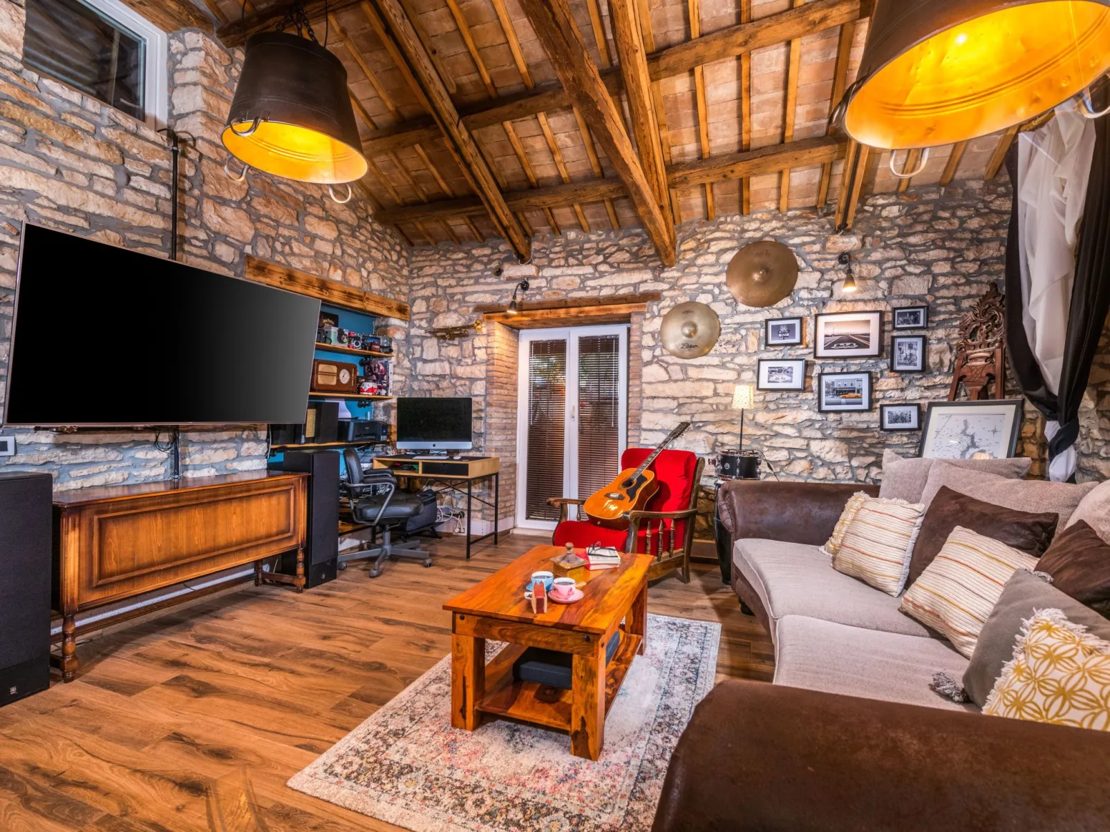 Rustic cozy house Pupy mit private pool und kino-Binnen
