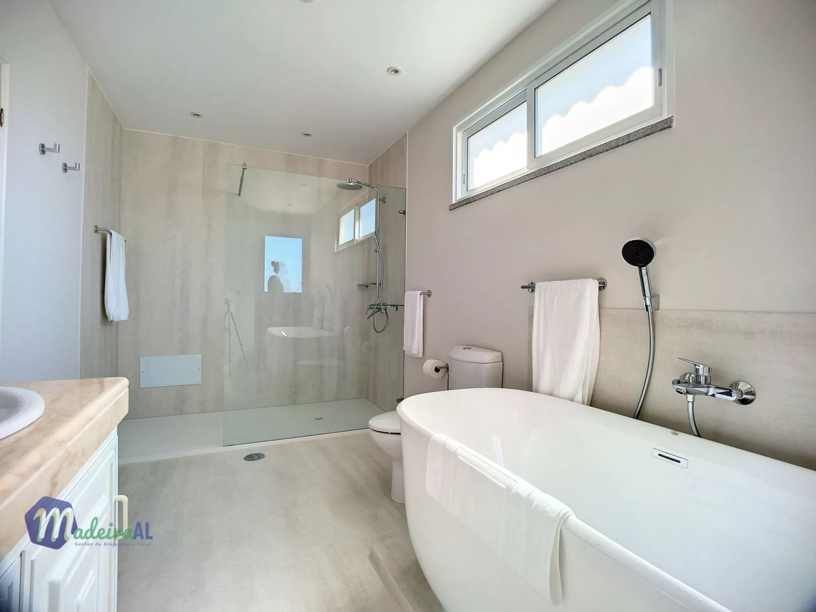 PEARLS BEACH VILLA-Binnen