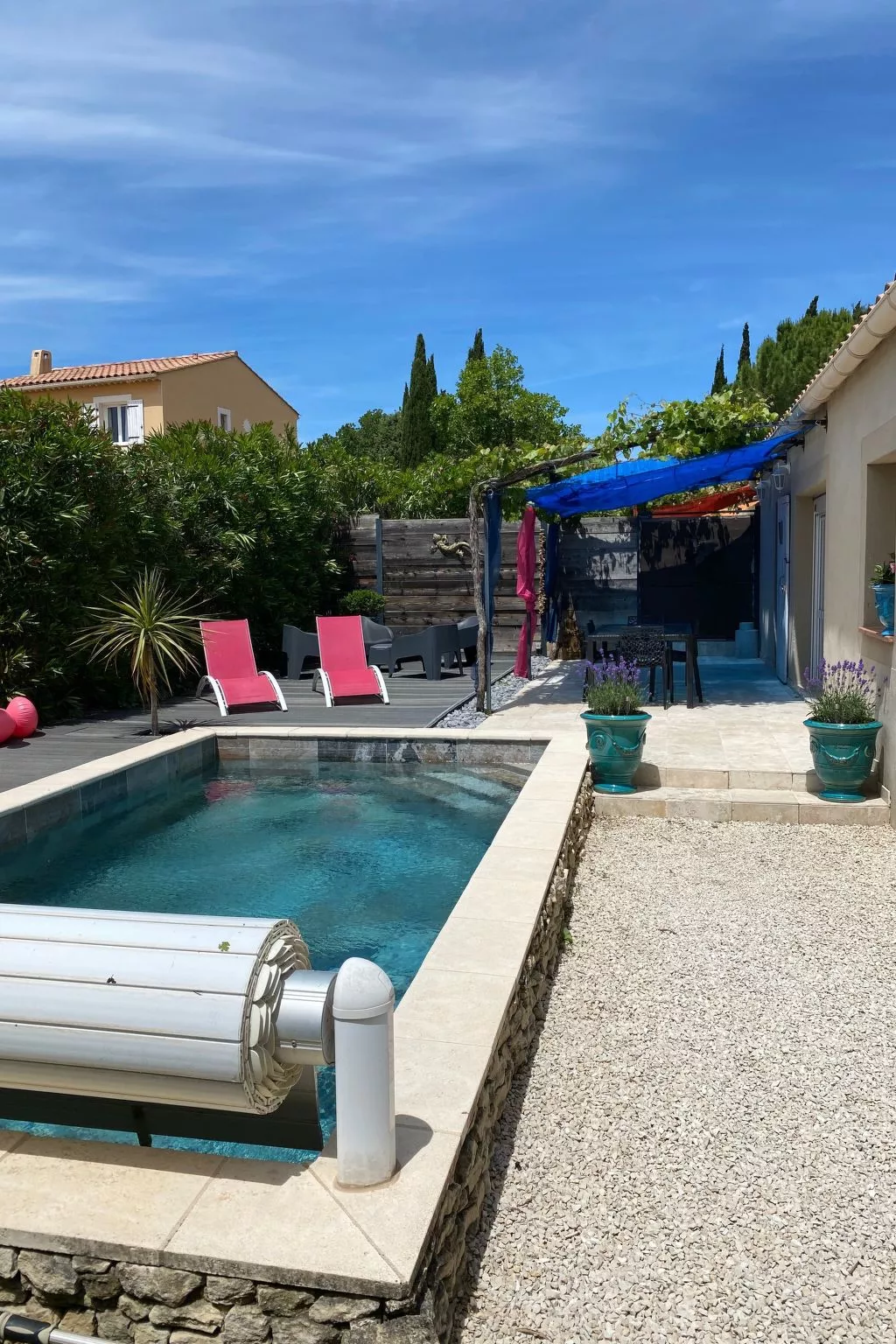 Mit eigenem Pool-Buiten