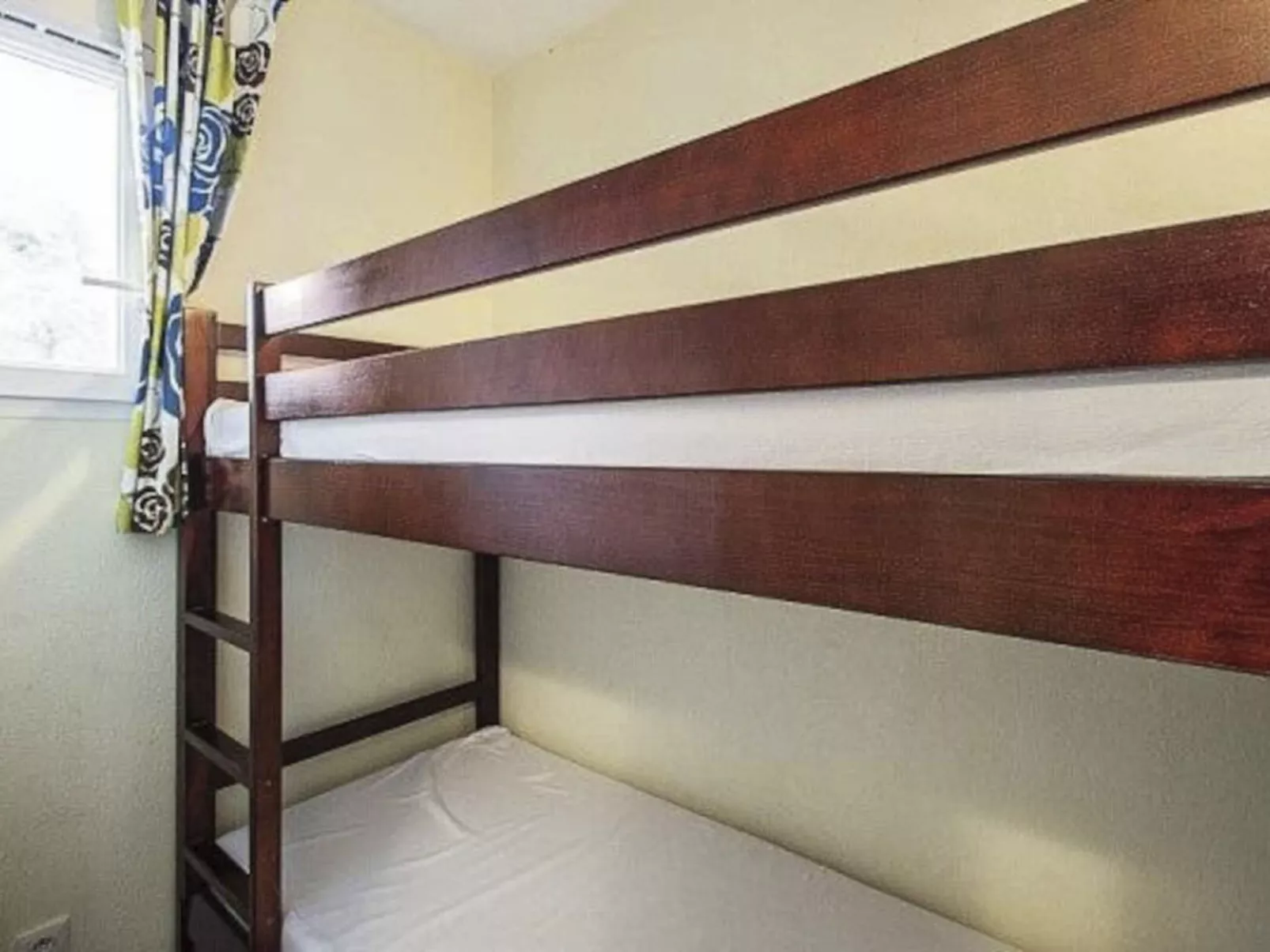 Schönes Appartment in ruhiger Lage in einer baumbestandenen Residenz mit beheiz-Binnen