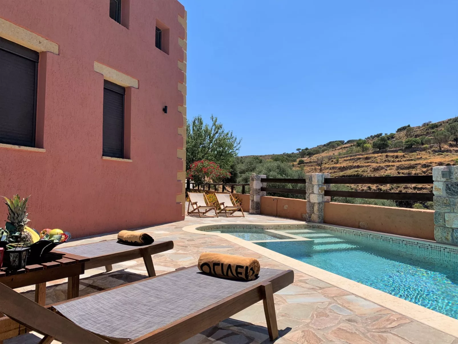 Geräumige Villa mit Pool nur 12km vom Strand entfernt