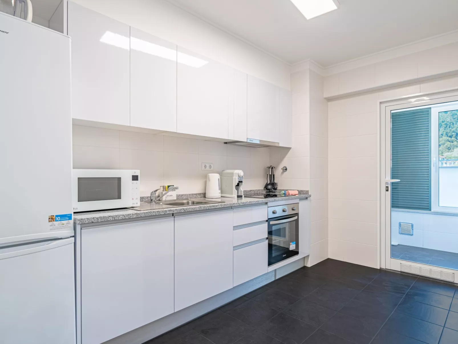 "Sonnenblume" mit Gemeinschaftspool-Binnen