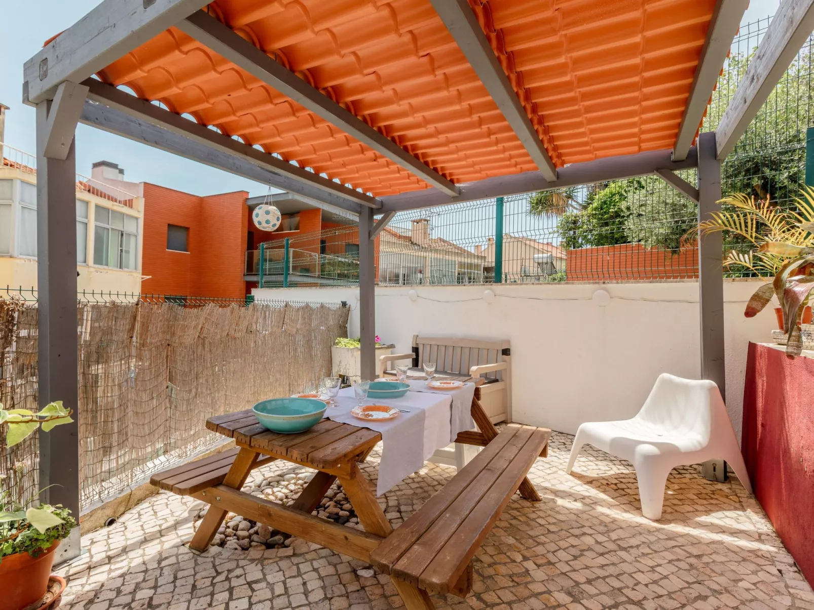 Nette Wohnung mit Kleinem gemeinsamem Pool - Buiten