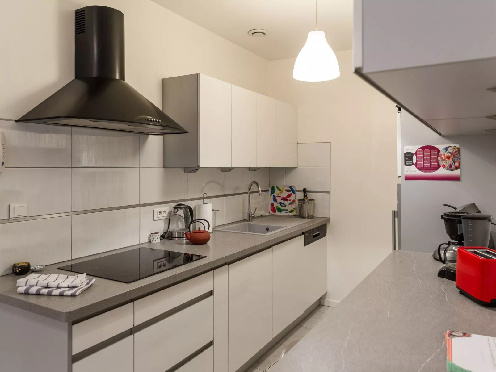 Mit zwei Garagenstellplätzen-Image-tags.info