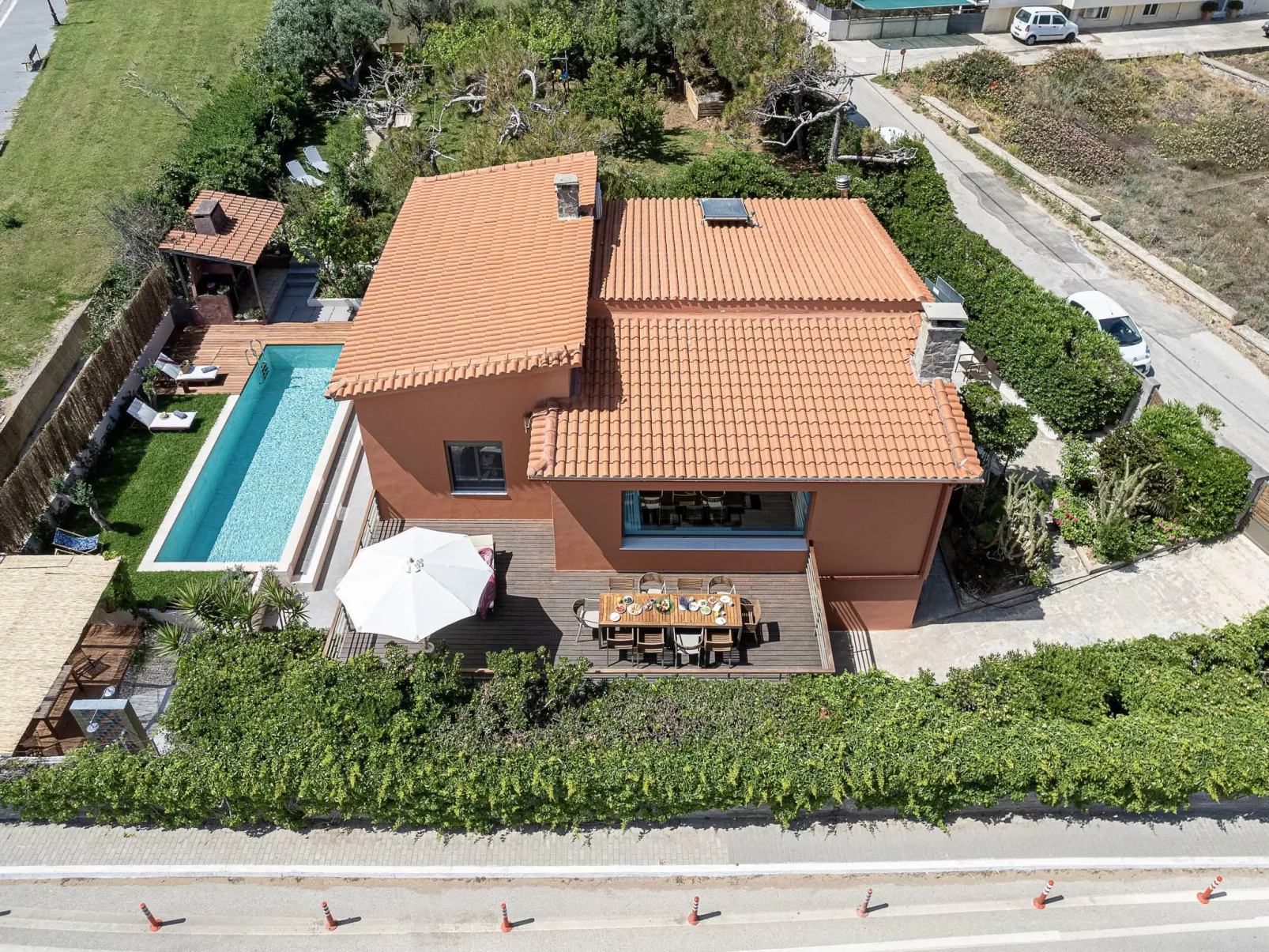 Am Strand mit Pool für eine oder zwei Familien-Binnen