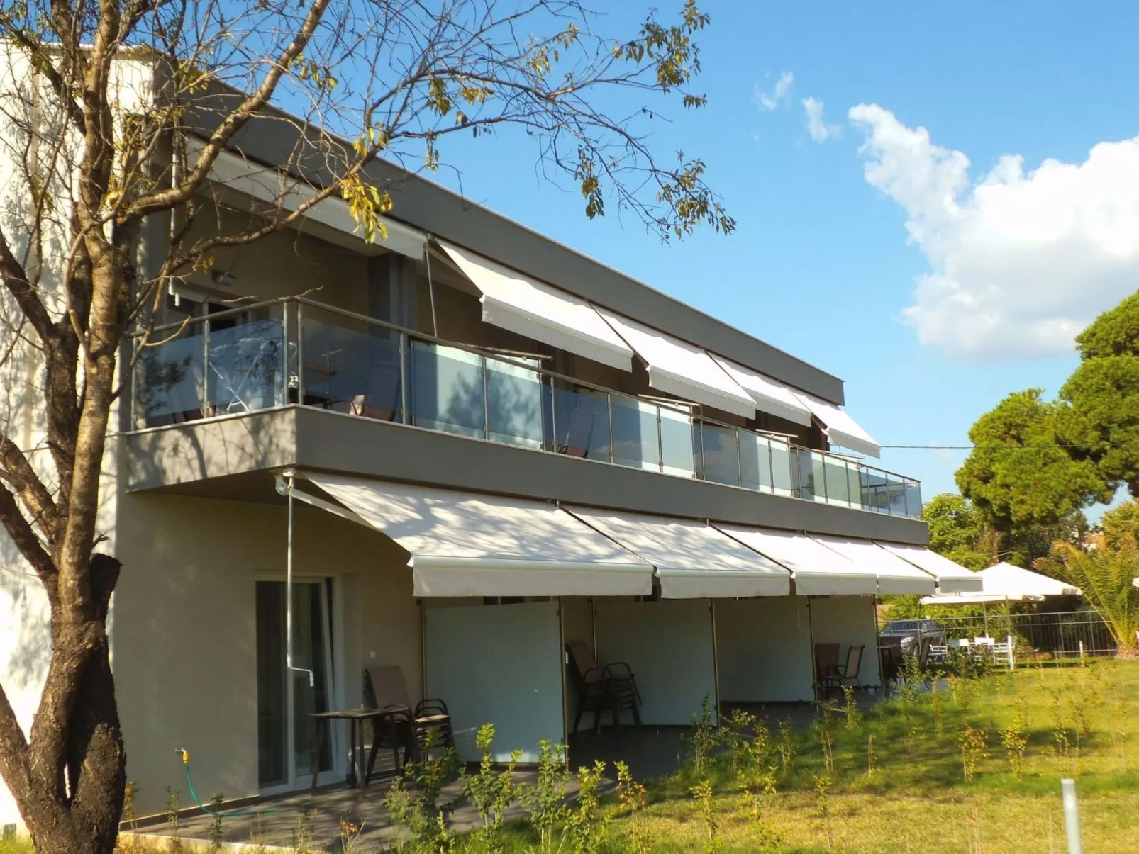 Finikas Garden Nikit-Buiten