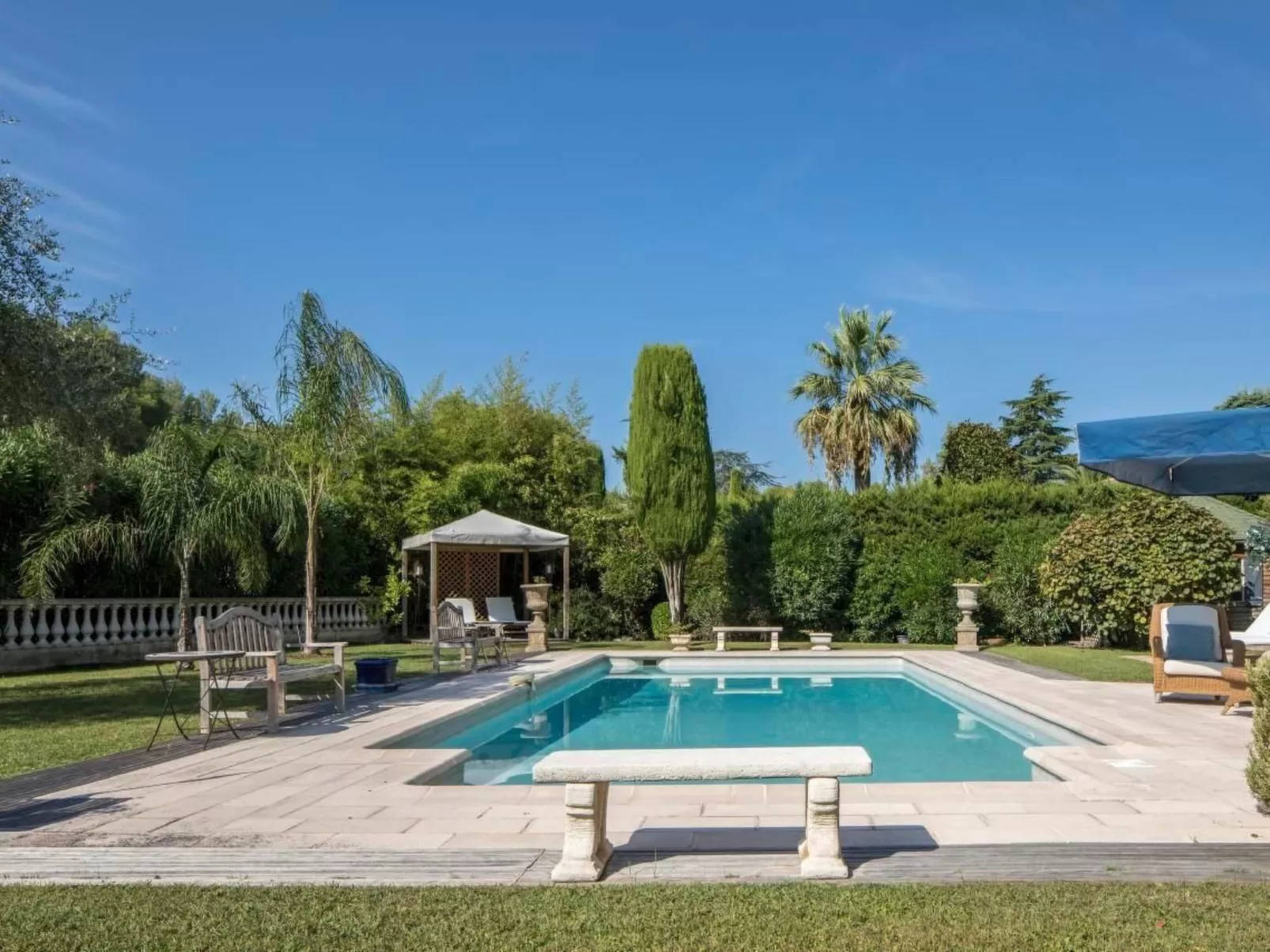 Villa mit privatem Pool und Fitnessraum