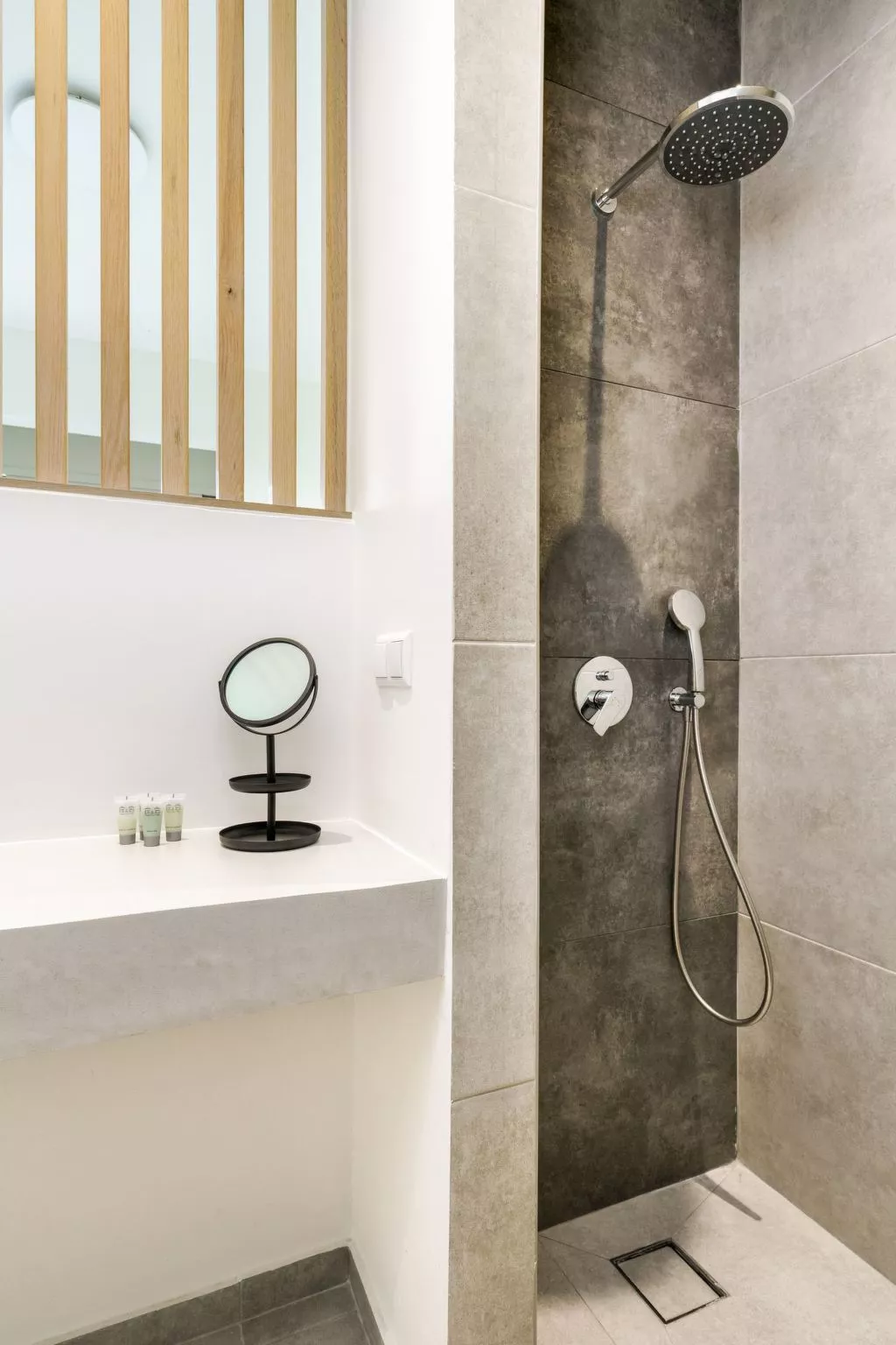 Neue moderne Villa Tessera mit privatem Pool und Grillplatz-Binnen