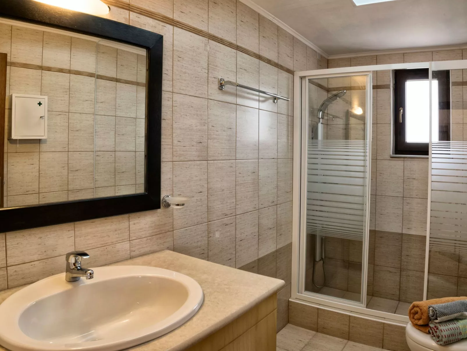 Familienvilla mit privatem Pool, Spielplatz und BBQ-Image-tags.info