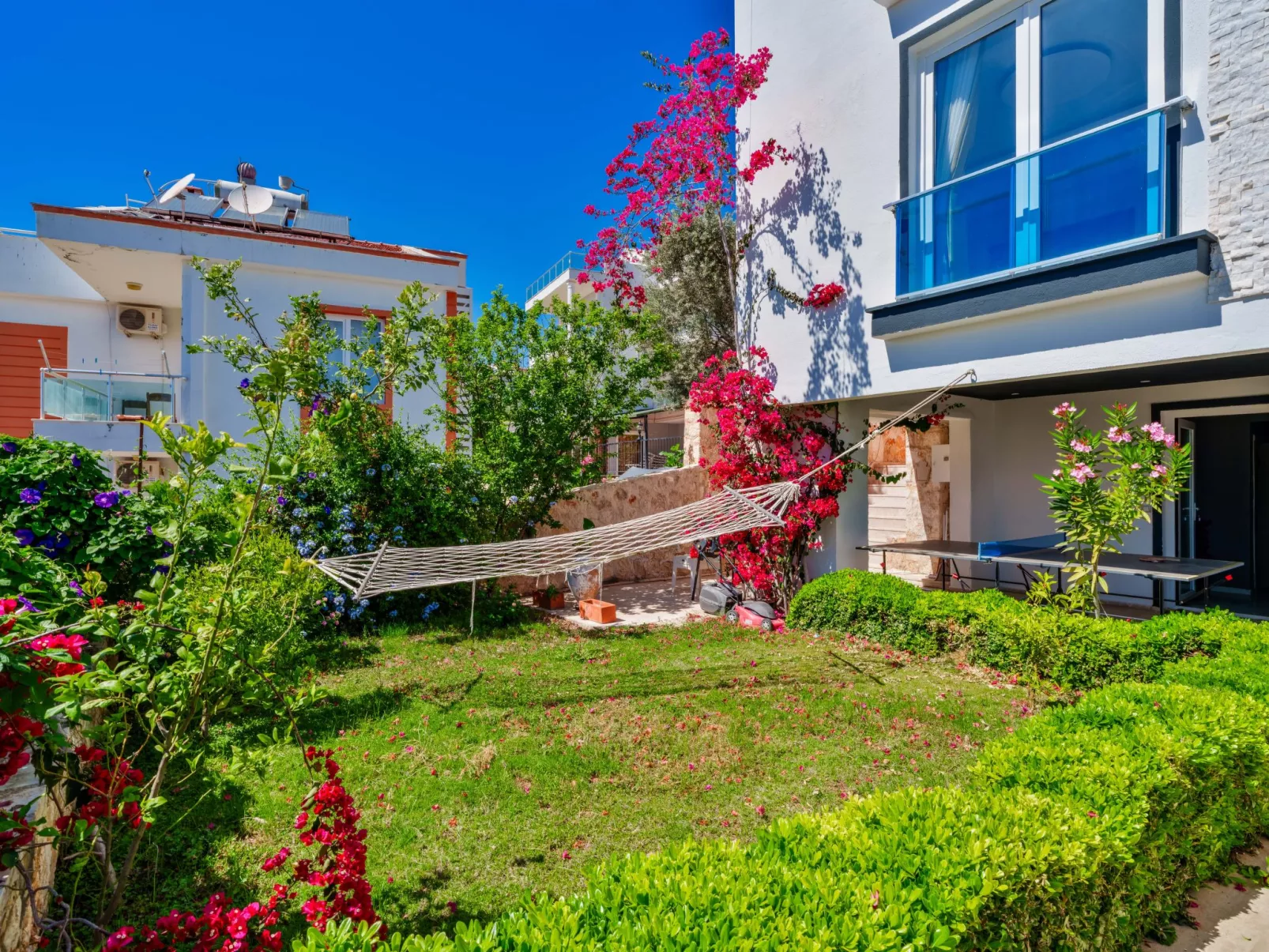 Mit Meerblick und Garten für Familien-Buiten