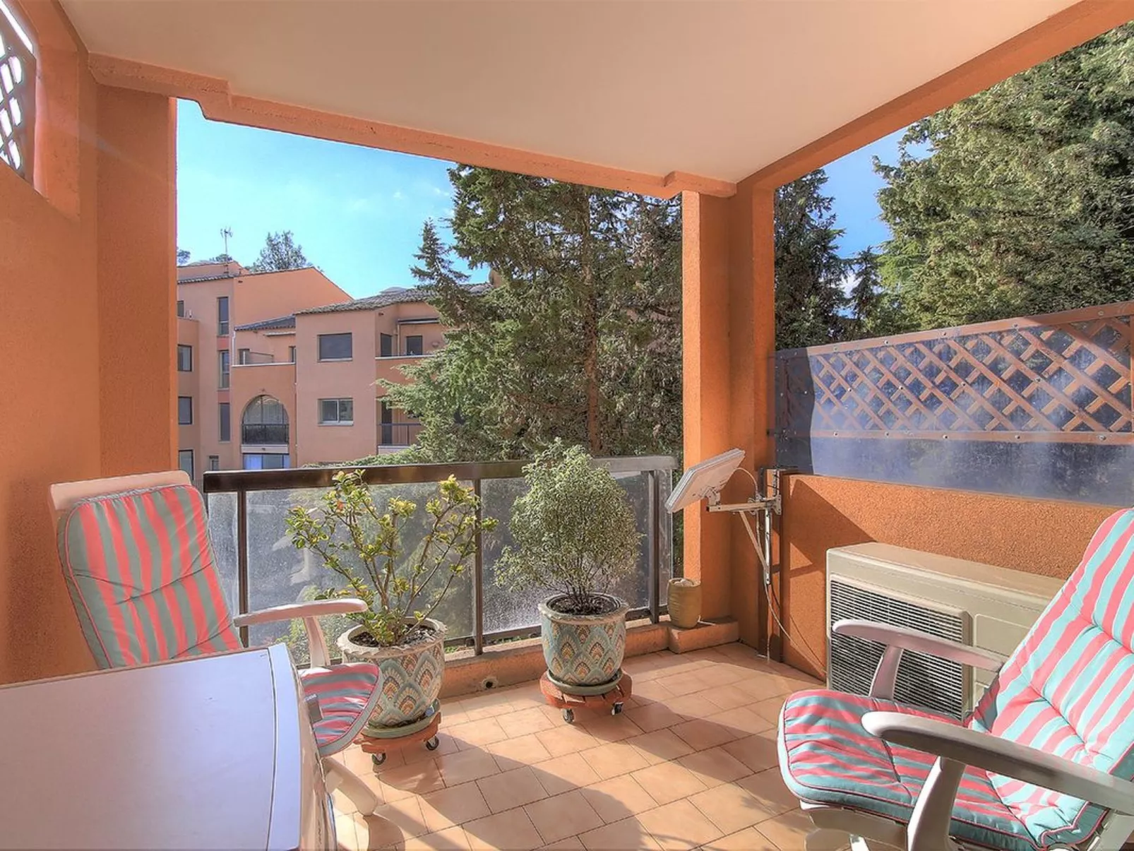 Paradisier Wohnung in Mougins-Buiten