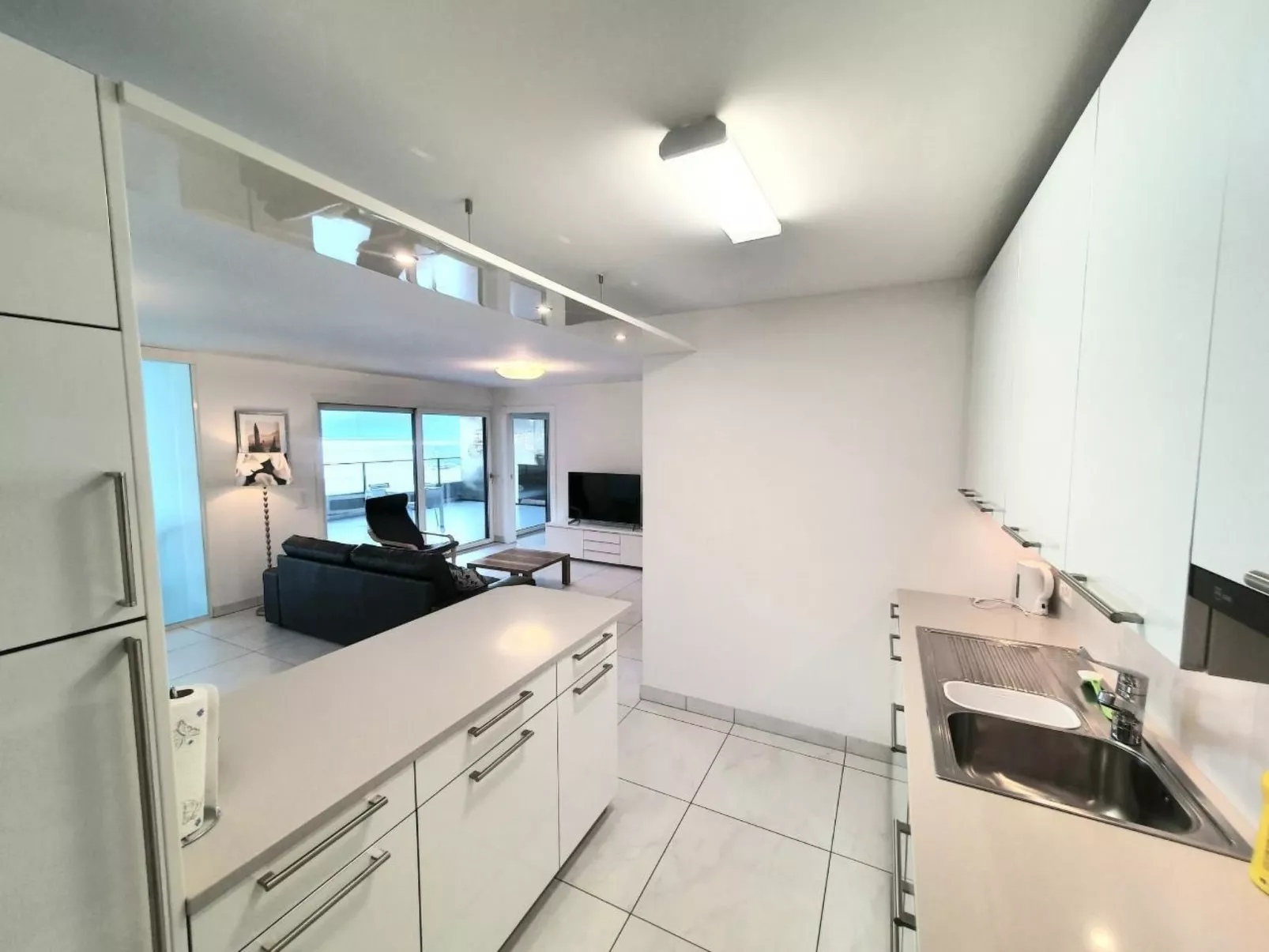 Modern mit atemberaubendem Seeblick Apt 406-Binnen