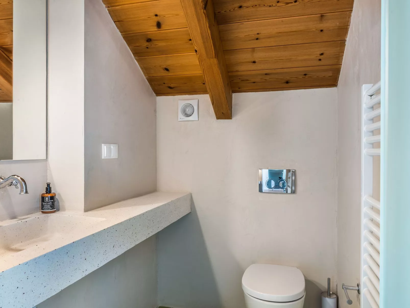 Ferienvilla mit beheiztem Pool und schöner Aussicht-Image-tags.info