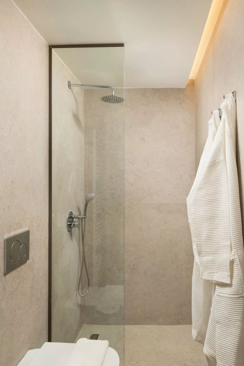 Luxuriöses Anwesen mit Meerblick und beheiztem Infinity-Pool-Binnen