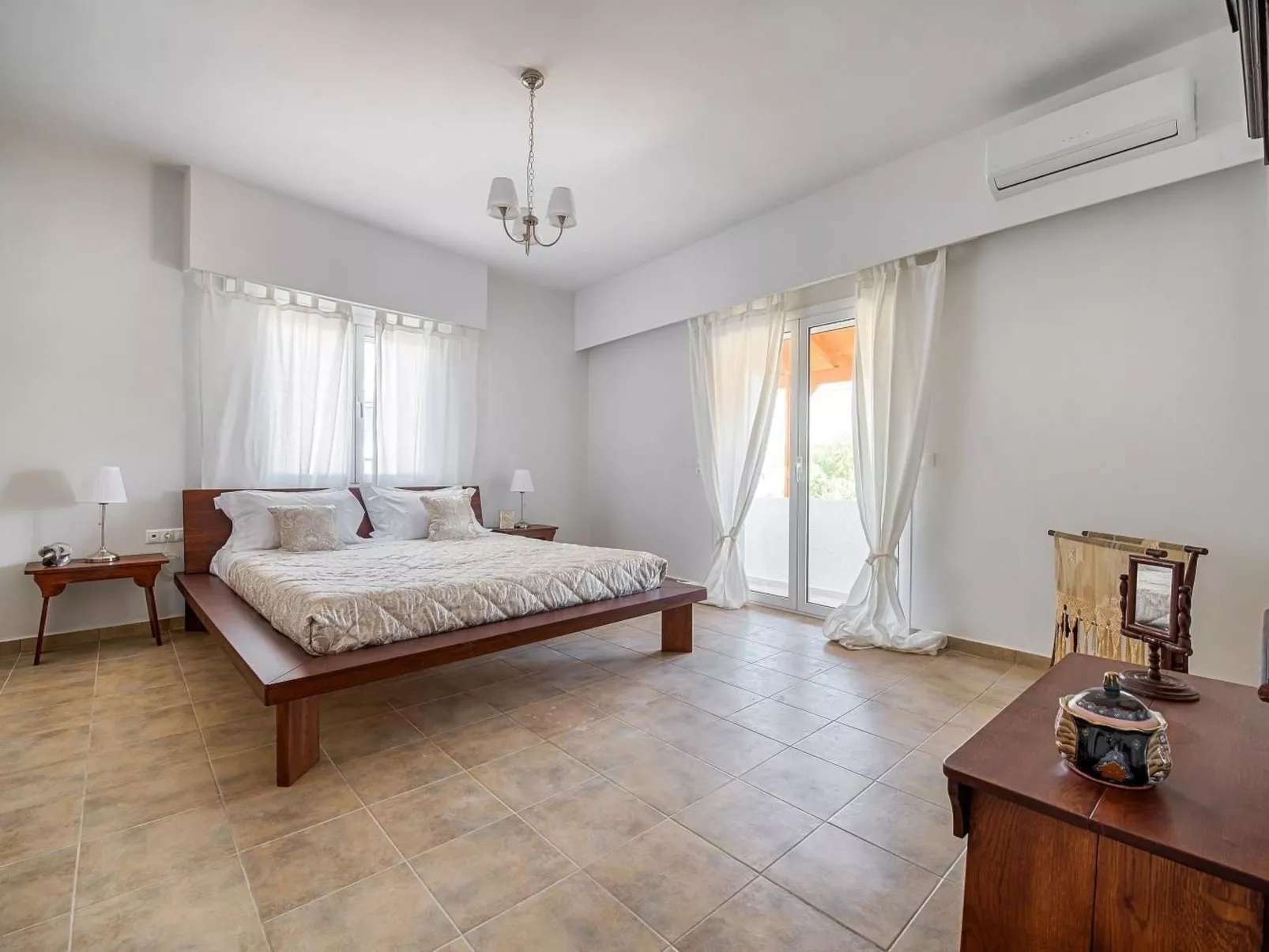 Villa "Despina" mit Garten, Grill und Terrasse-Binnen