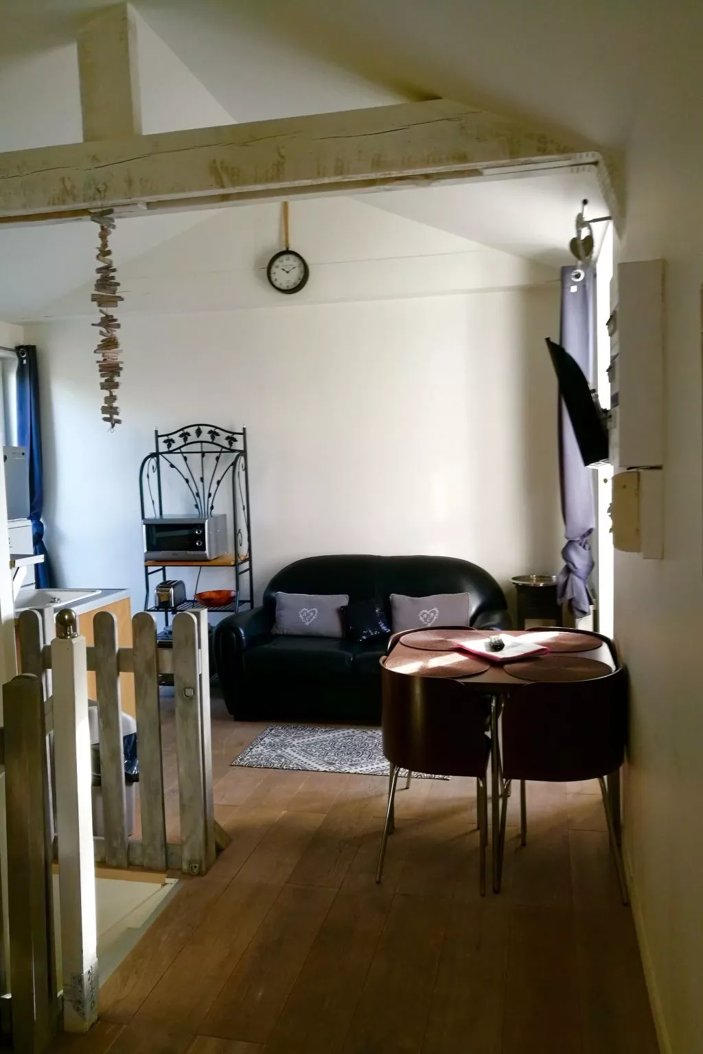 Schöne Unterkunft mit Terrasse in der Nähe des Meeres